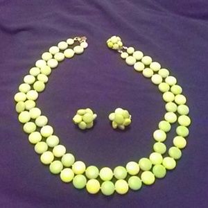 Vintage flat green yellow beaded necklace